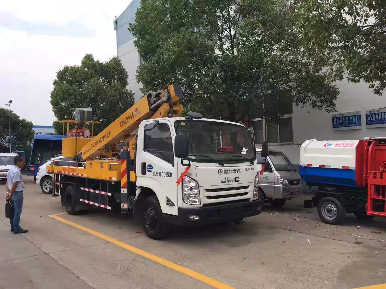 湖北mg不朽情缘官网江铃20米高空作业车侧面图