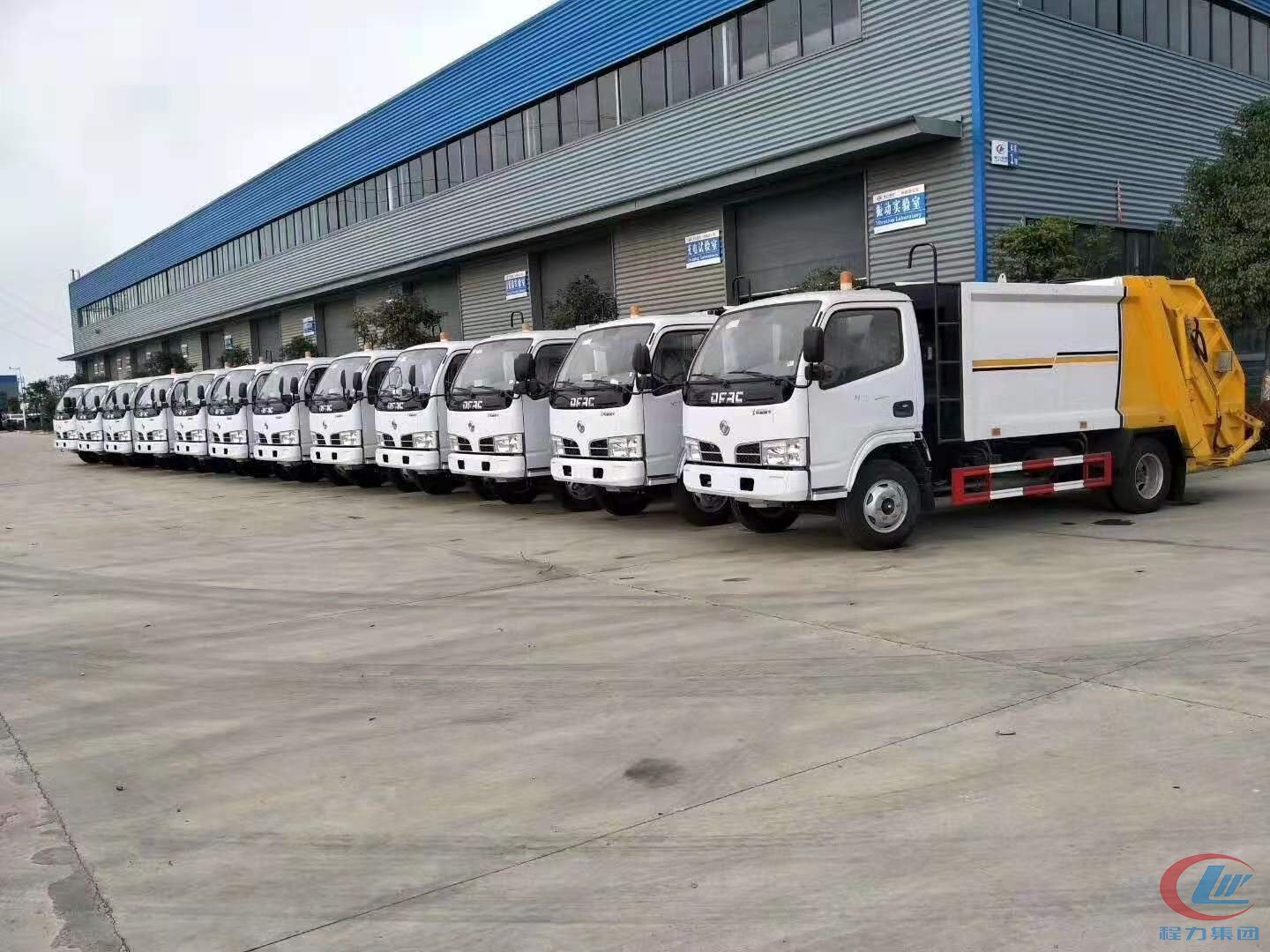 mg不朽情缘官网汽车集团出口中东地区压缩垃圾车项目展示