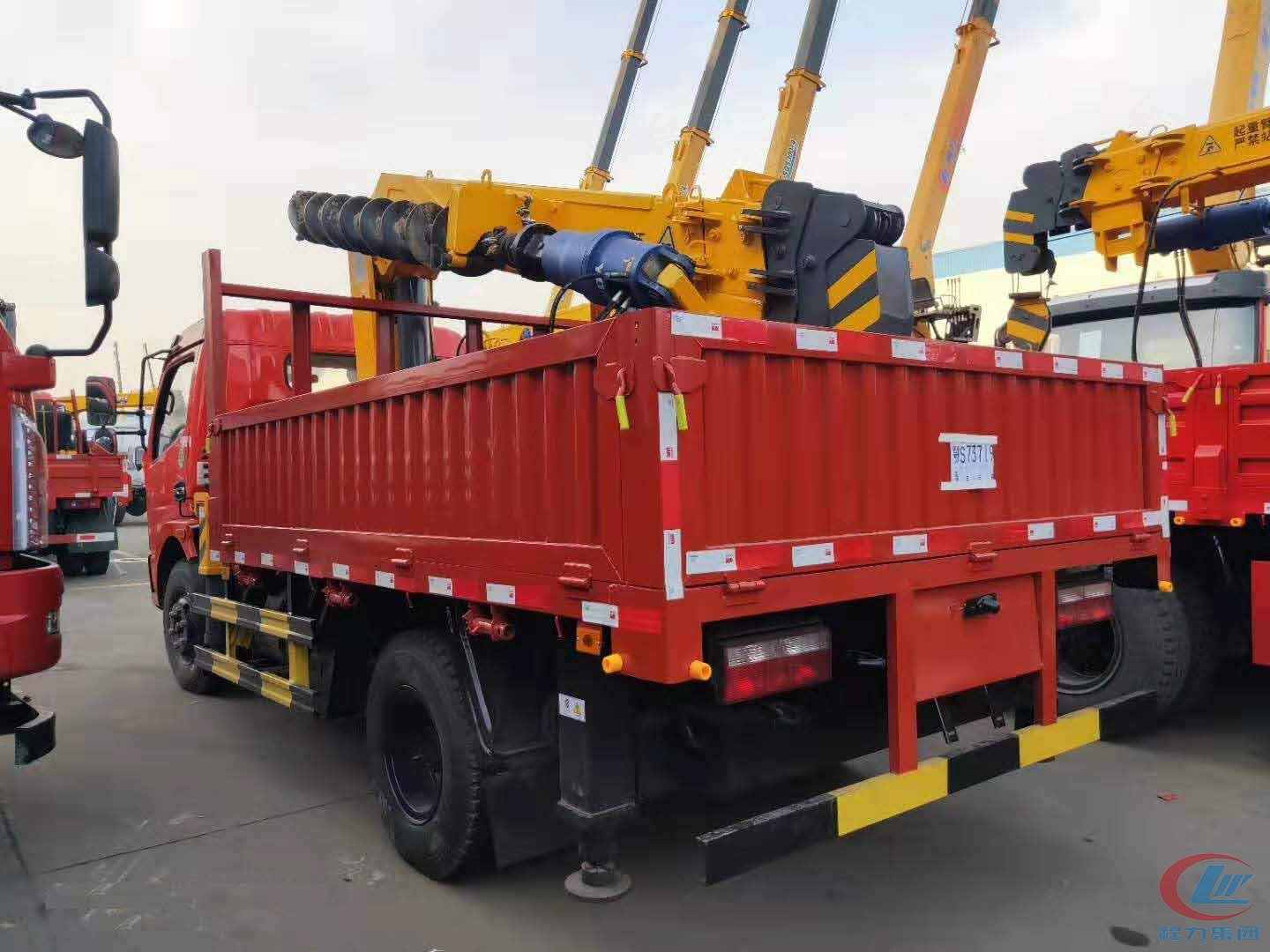 mg不朽情缘官网集团东风福瑞卡蓝牌随车吊