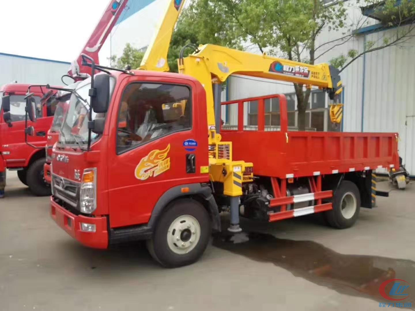 湖北mg不朽情缘官网重汽5吨随车吊高清图