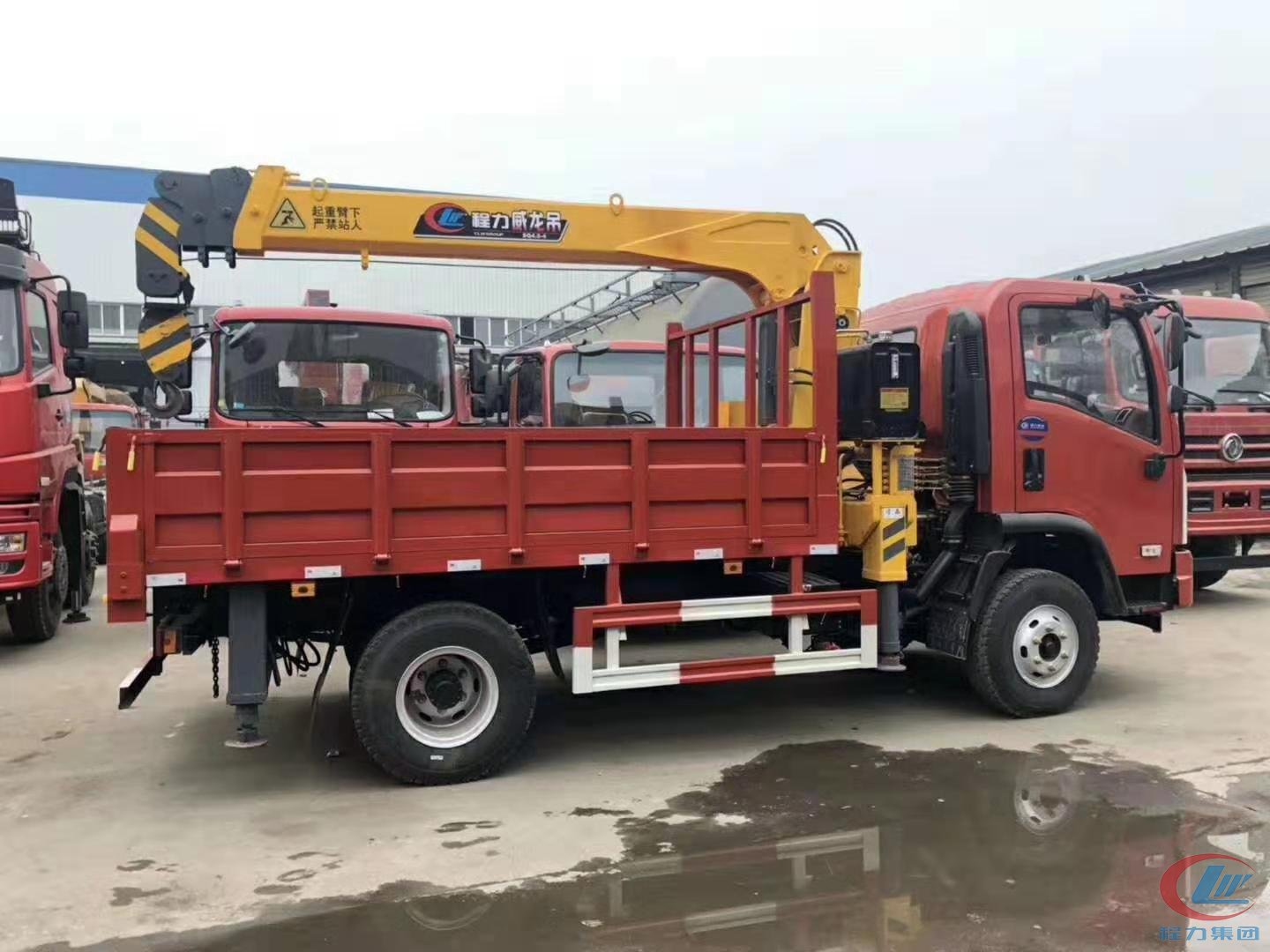 湖北mg不朽情缘官网大运5吨随车吊侧面图