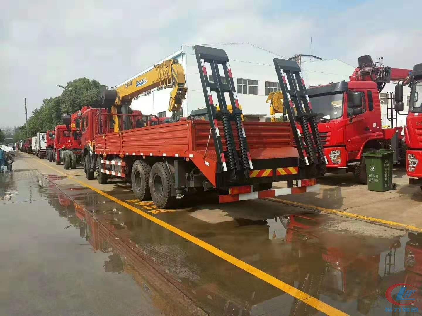 mg不朽情缘官网东风T5前四后八随车吊侧面图