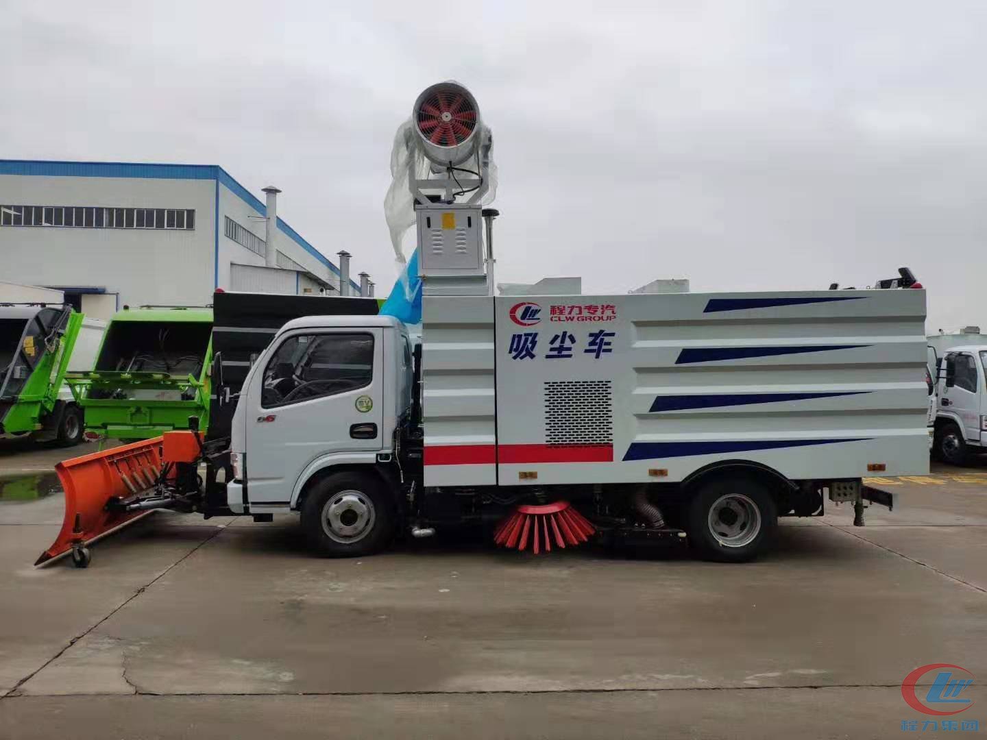 小多利卡D6吸尘车加扫刷，加除雪车，加雾炮