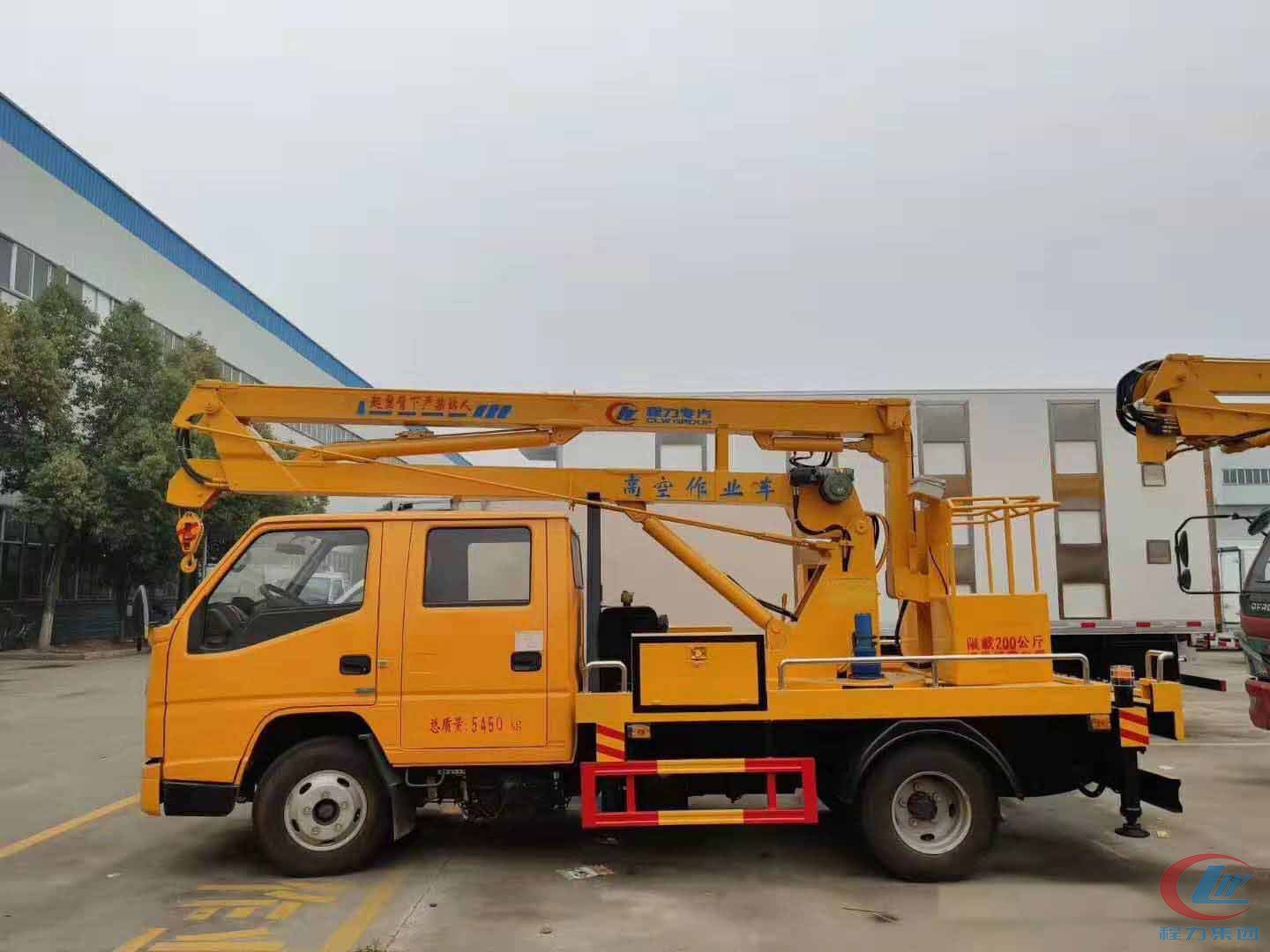 湖北mg不朽情缘官网江铃12米高空作业车侧面图