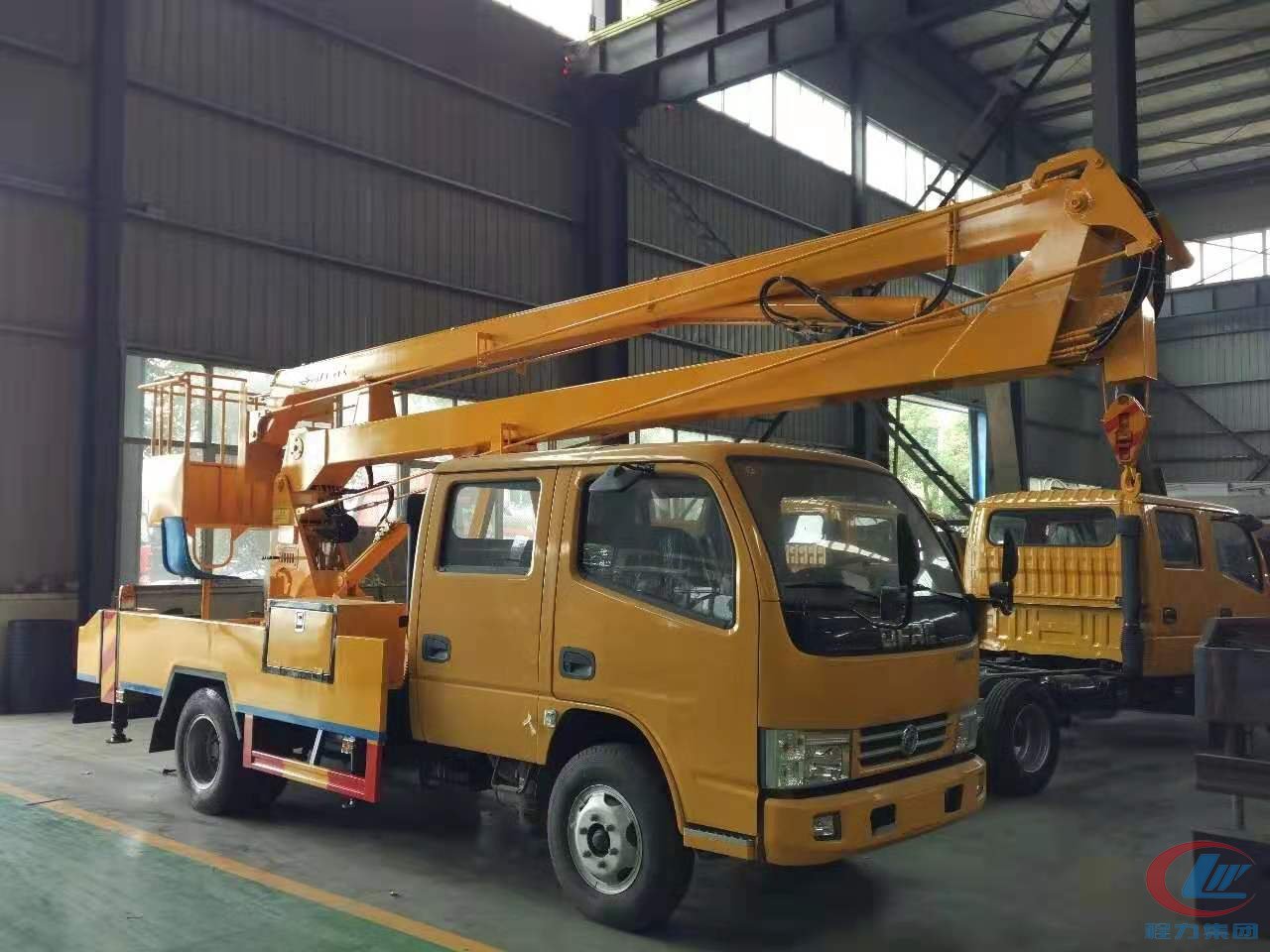 mg不朽情缘官网集团东风14米高空作业车侧面图