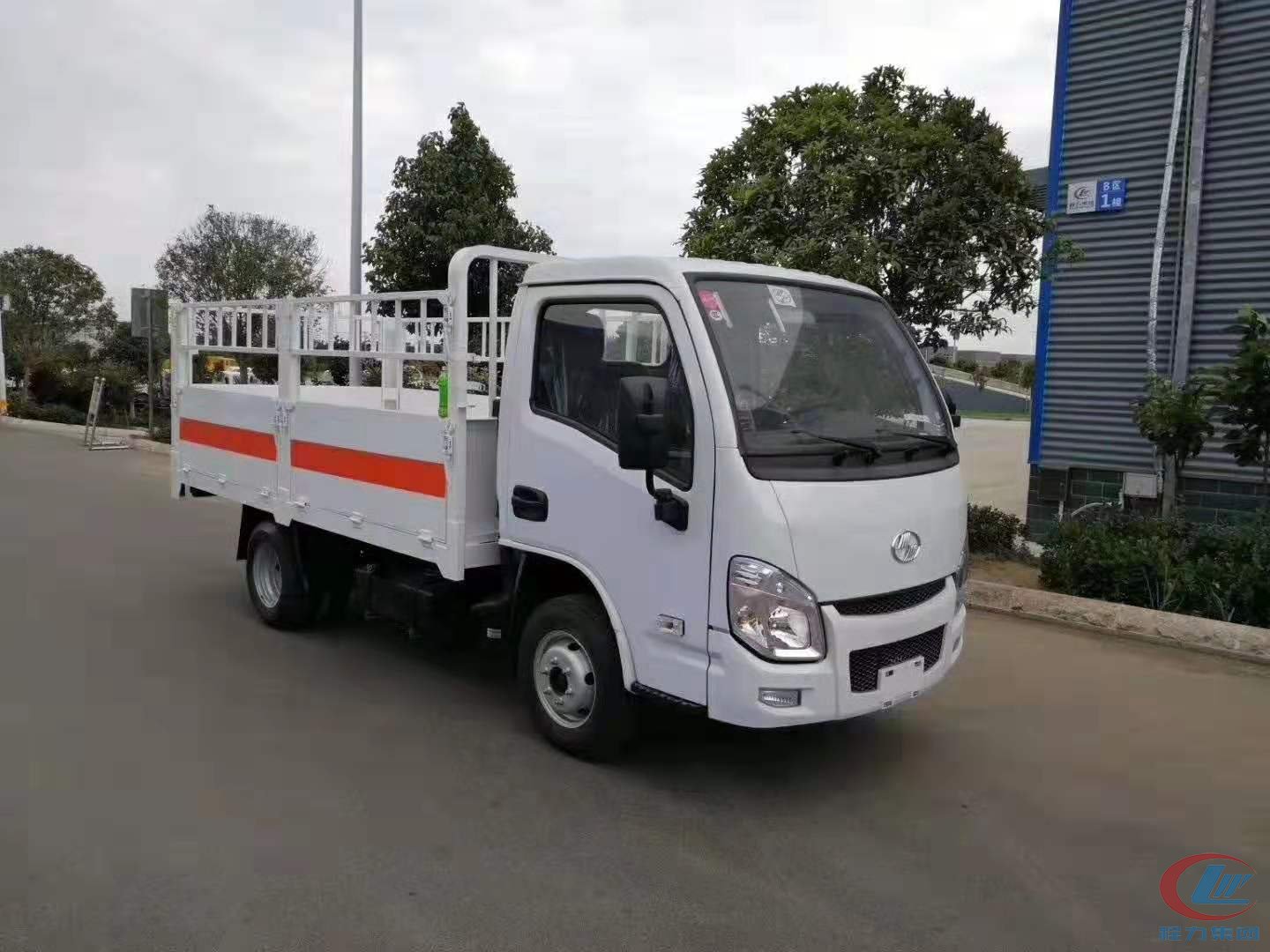 mg不朽情缘官网跃进仓栏式危险品运输车蓝牌