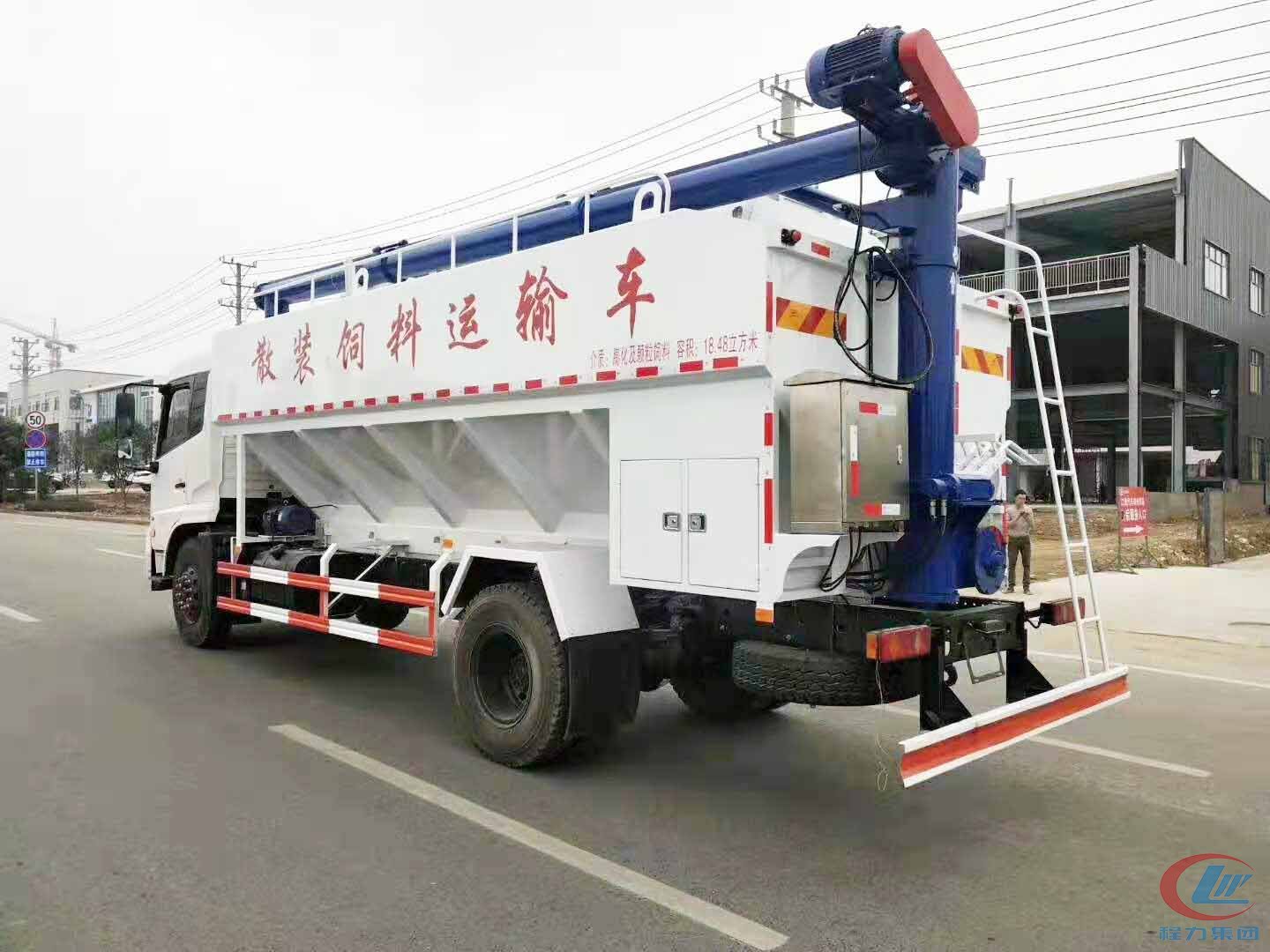 mg不朽情缘官网10吨天锦散装饲料车侧面图