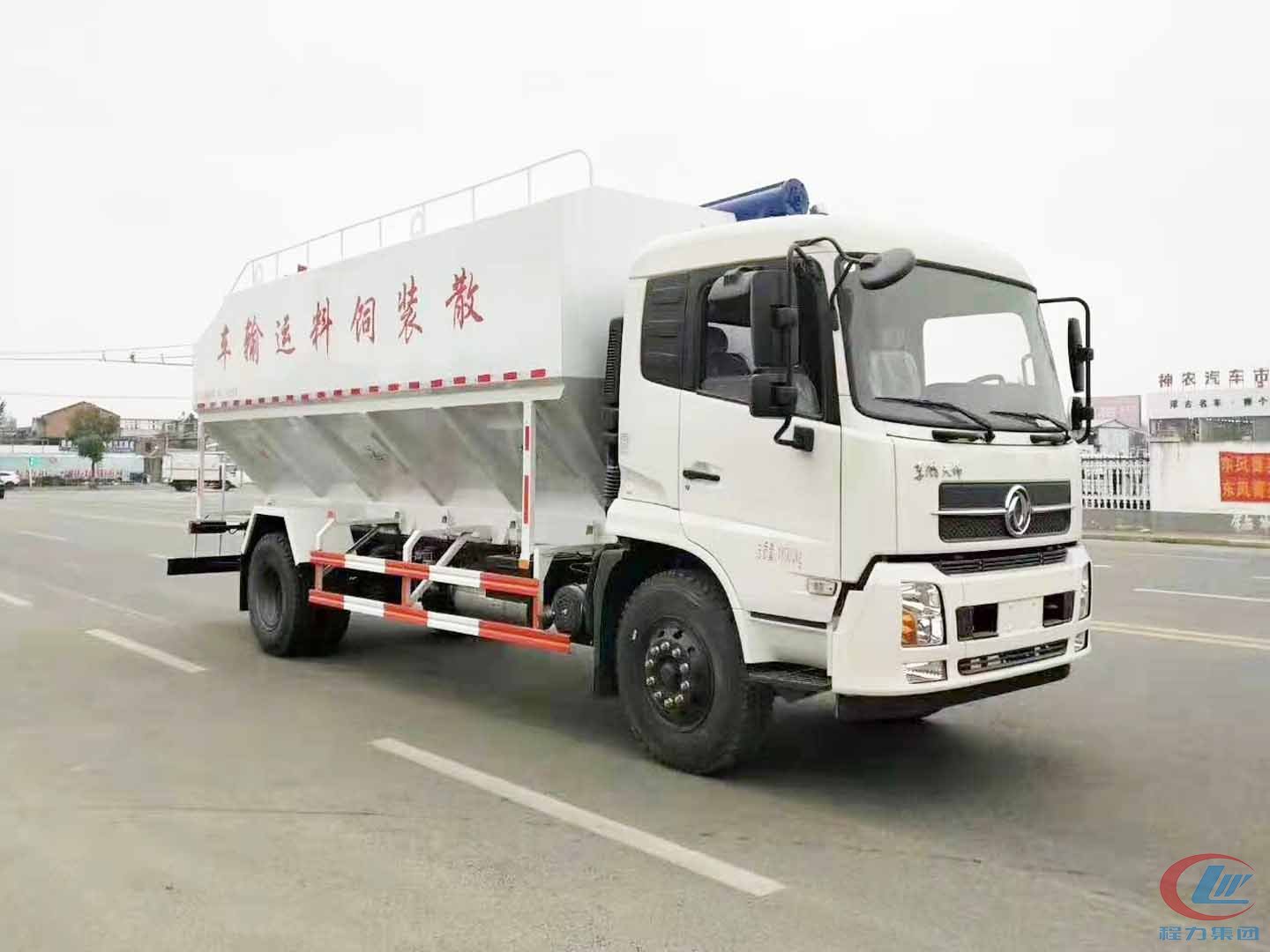 mg不朽情缘官网10吨天锦散装饲料车高清图