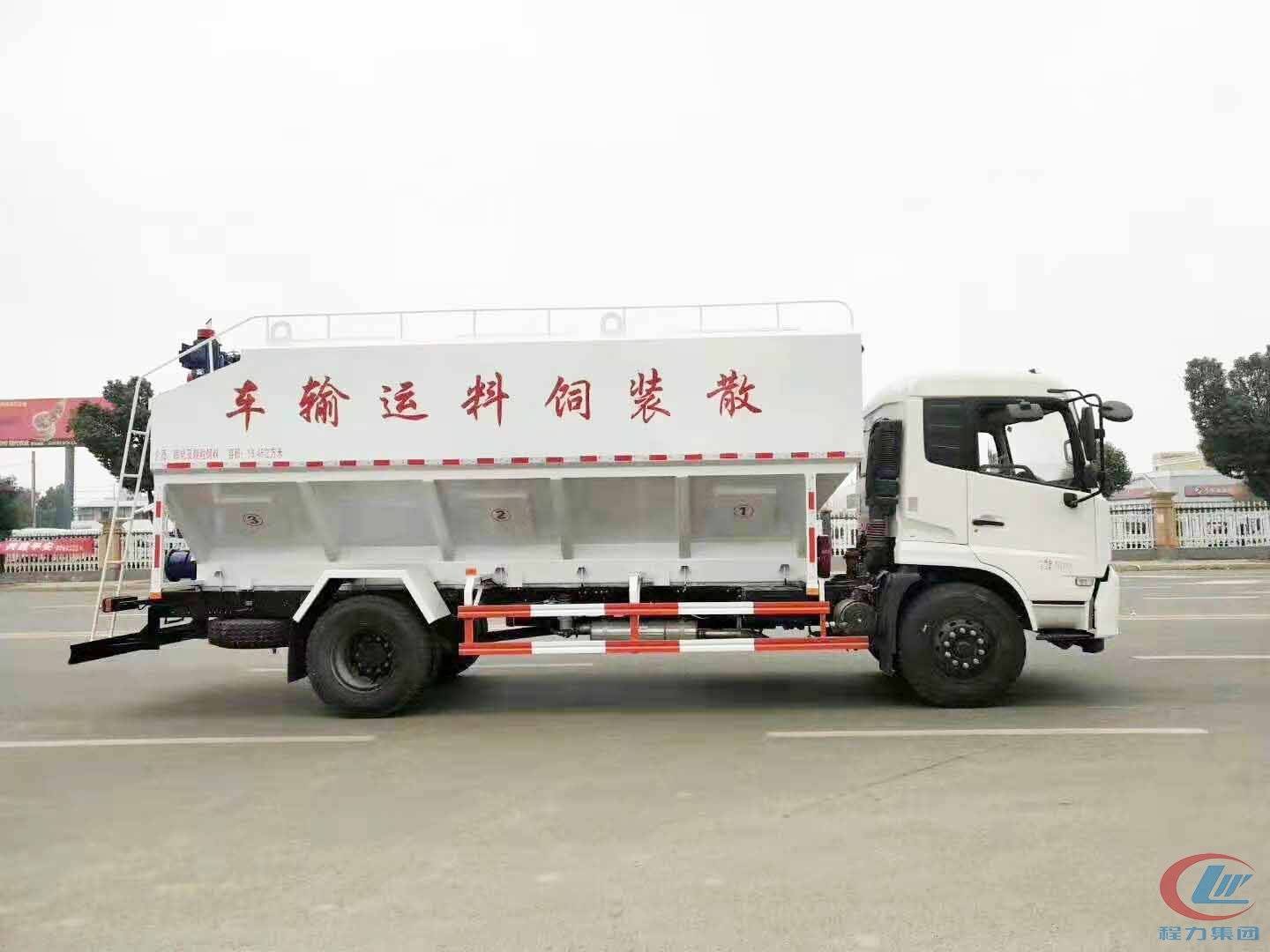 mg不朽情缘官网10吨天锦散装饲料车侧面图
