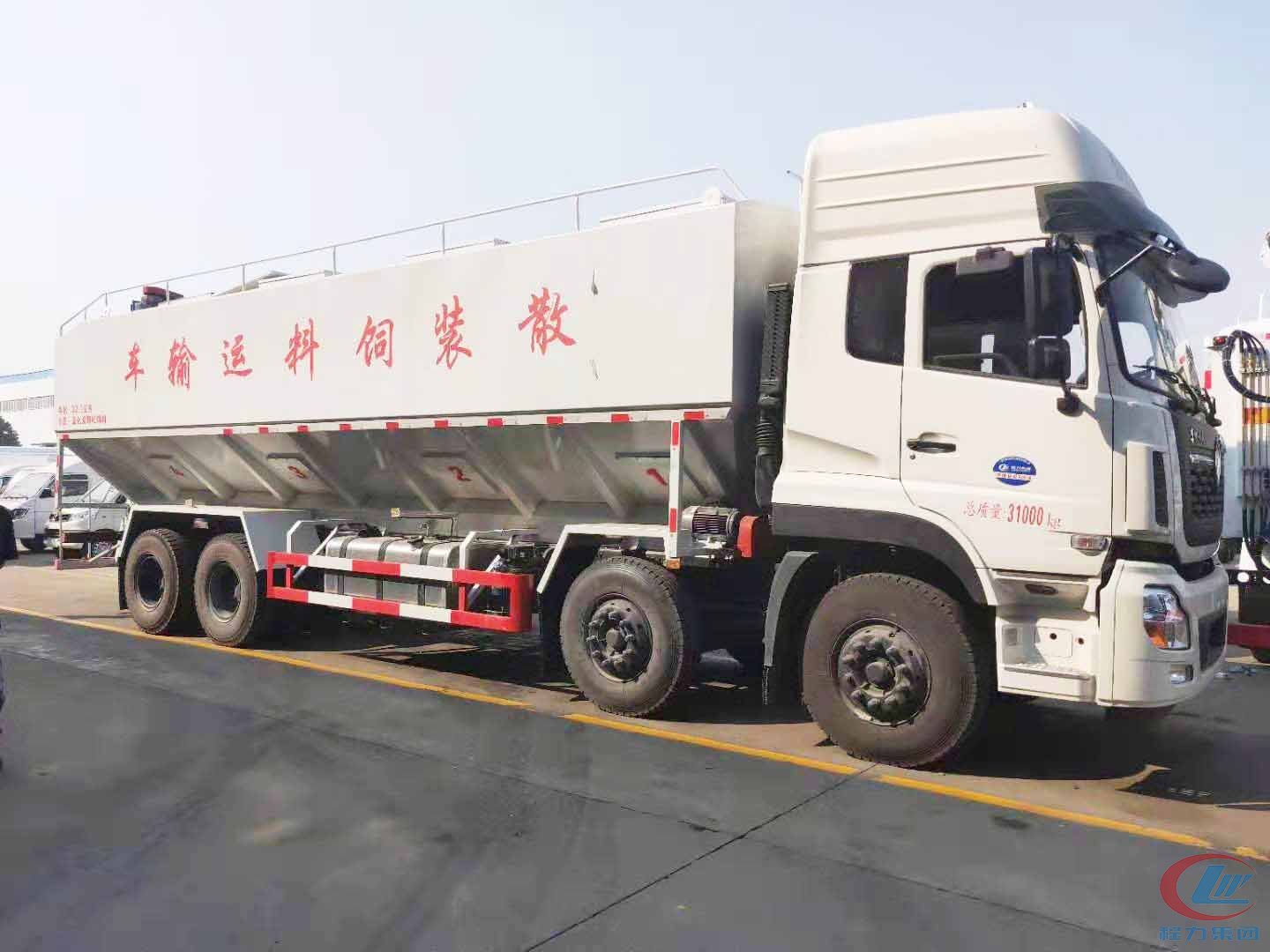 mg不朽情缘官网集团东风天龙饲料车侧面图