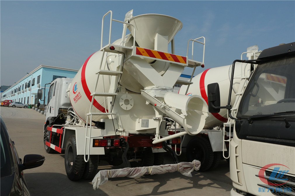 mg不朽情缘官网王牌搅拌车背面图