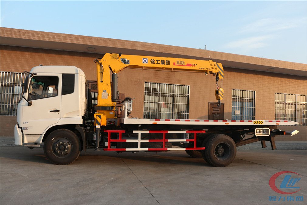 mg不朽情缘官网东风天锦平板带吊清障车侧面图