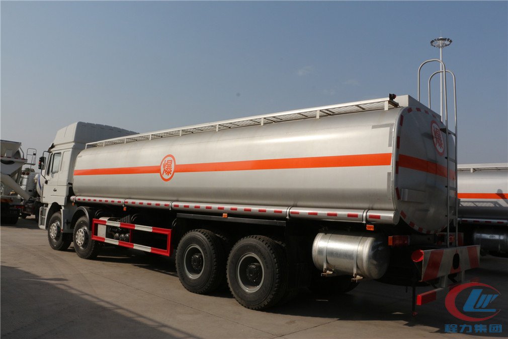 mg不朽情缘官网陕汽德龙（34方）运油车侧面图