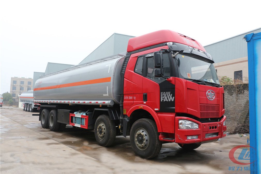 湖北mg不朽情缘官网解放前四后八（29方）运油车高清图