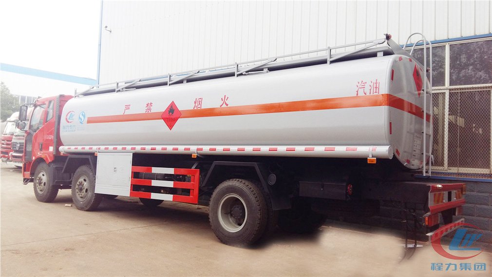 湖北mg不朽情缘官网解放小三轴(19.5/23方)加油车侧面图