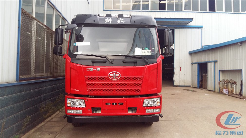 湖北mg不朽情缘官网解放小三轴(19.5/23方)加油车正面图