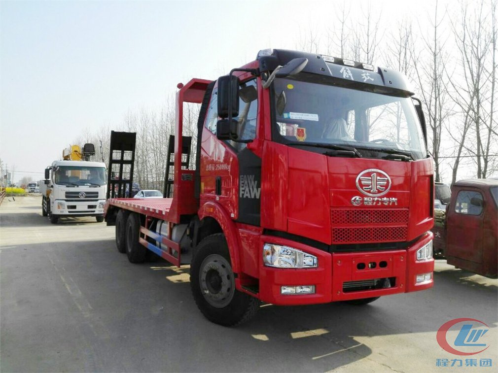 湖北mg不朽情缘官网解放小三轴平板运输车侧面图