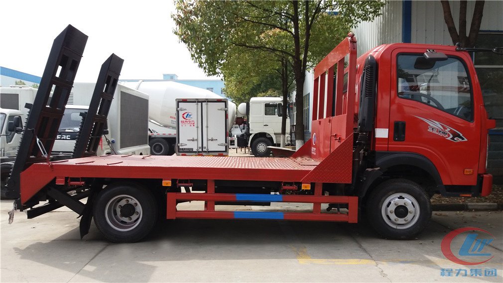 mg不朽情缘官网重汽王牌平板运输车侧面图