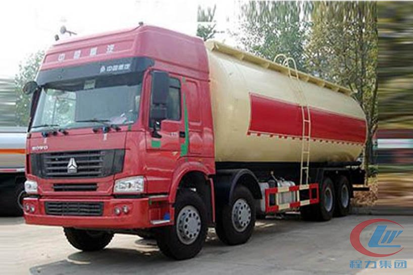 湖北mg不朽情缘官网重汽豪沃物料运输车侧面图