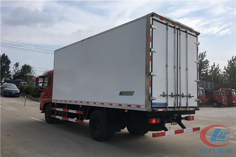 mg不朽情缘官网集团东风天锦冷藏车（厢长6.1米）侧面图