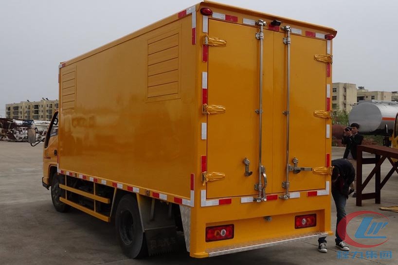 mg不朽情缘官网集团江铃小型应急发电车侧面图