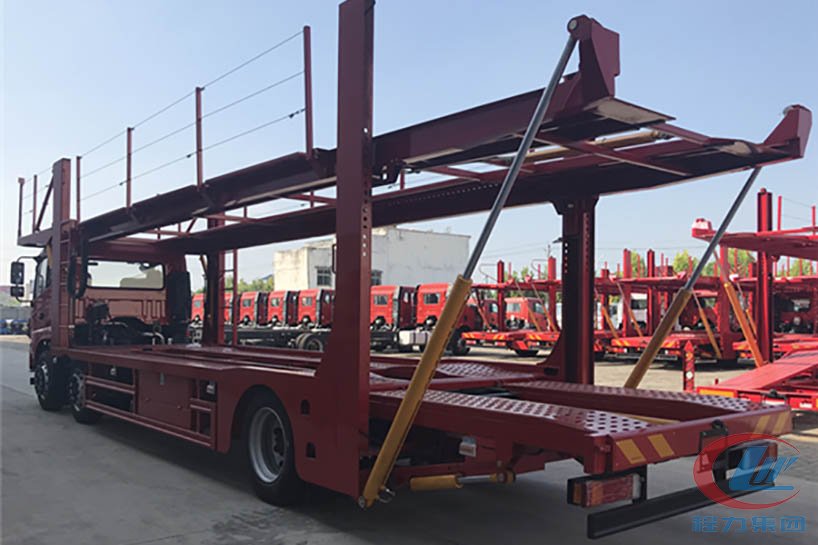 天锦小三轴轿运车侧面图