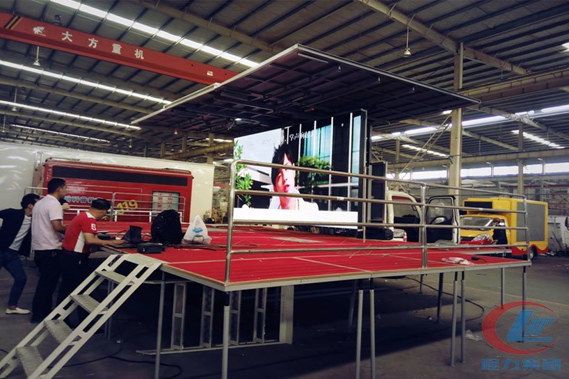 湖北mg不朽情缘官网凯马4.2米厢长舞台车侧面图