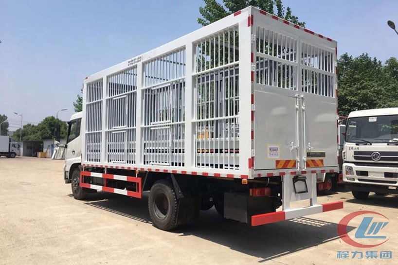 东风天锦6米8运猪车、畜禽运输车侧面图