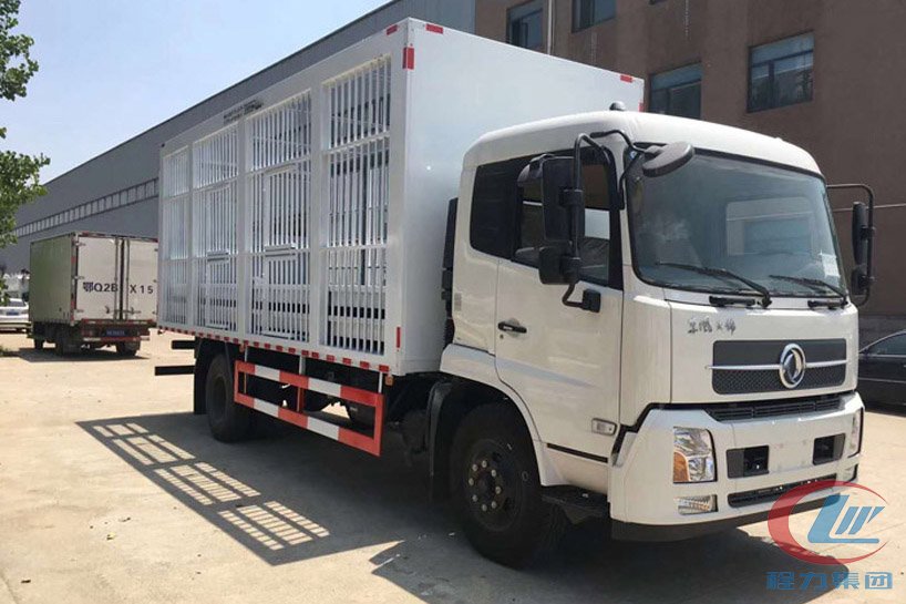 东风天锦6米8运猪车、畜禽运输车侧面图