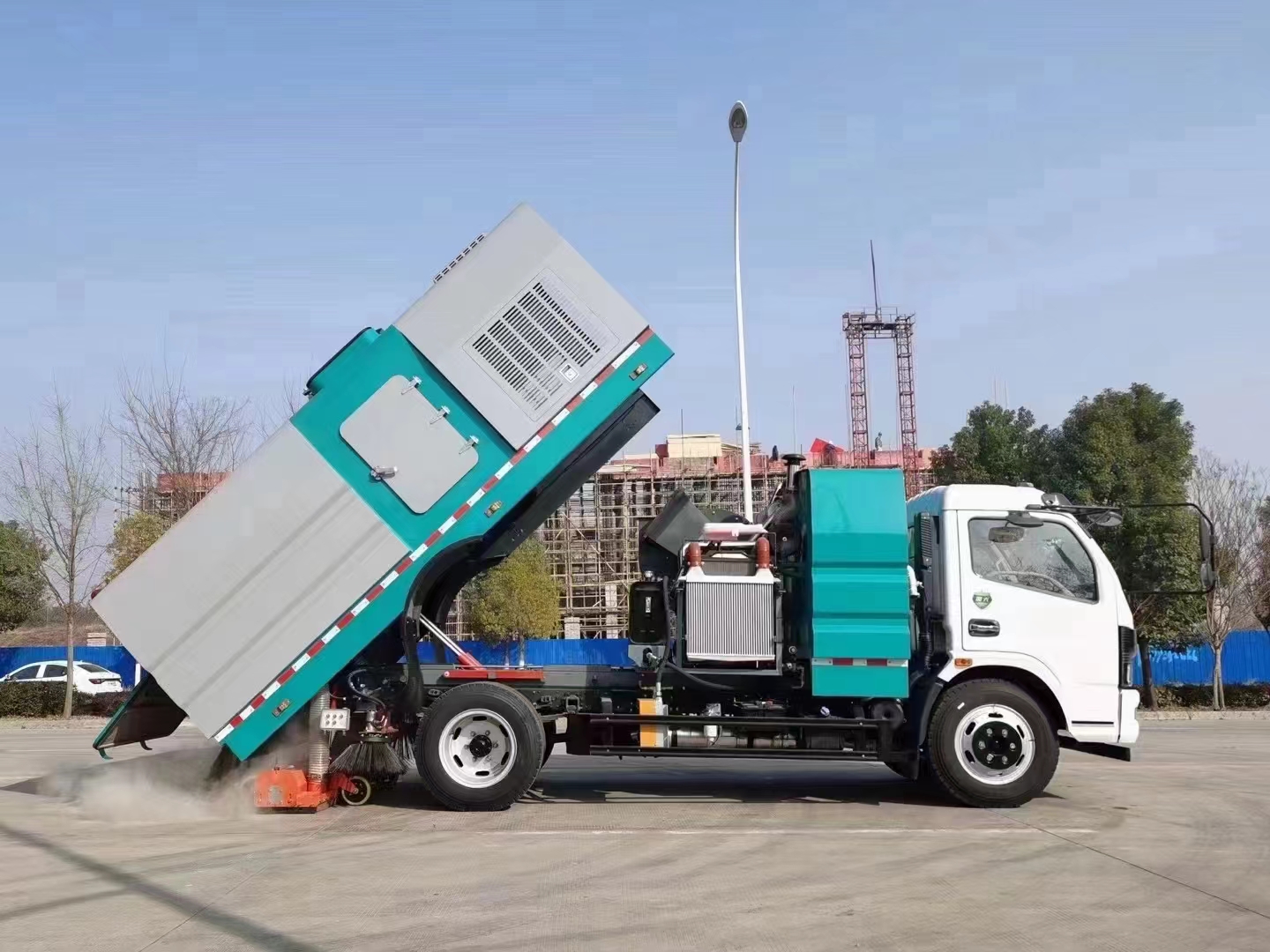 mg不朽情缘官网东风福瑞卡后置吸尘车