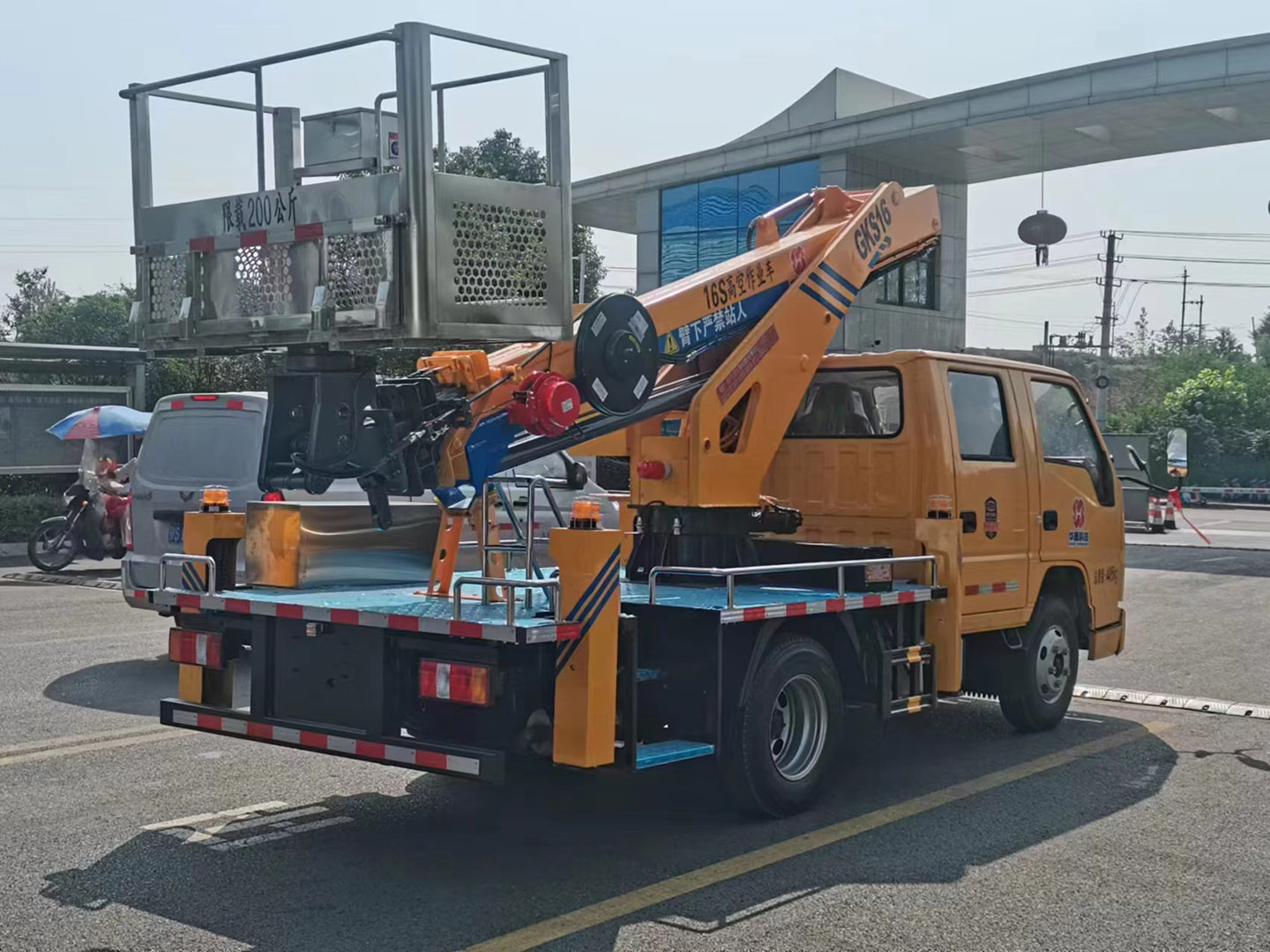 mg不朽情缘官网集团蓝牌双排驾驶室伸缩臂高空作业车