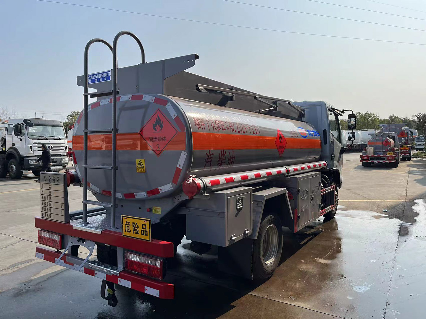 国六mg不朽情缘官网牌东风小福瑞卡/多利卡5方加油车