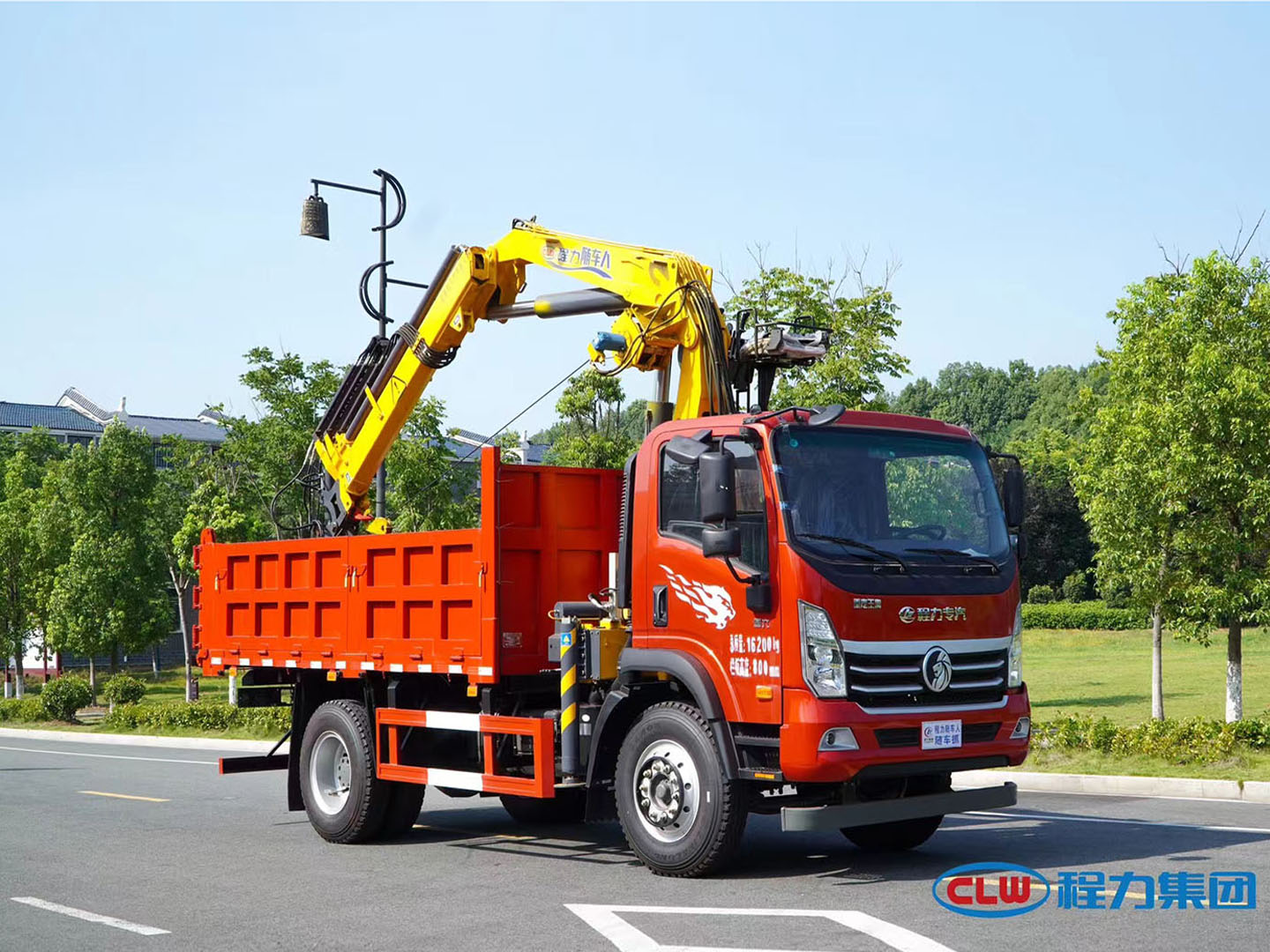 mg不朽情缘官网随车吊系列重汽王牌随车吊带抓斗