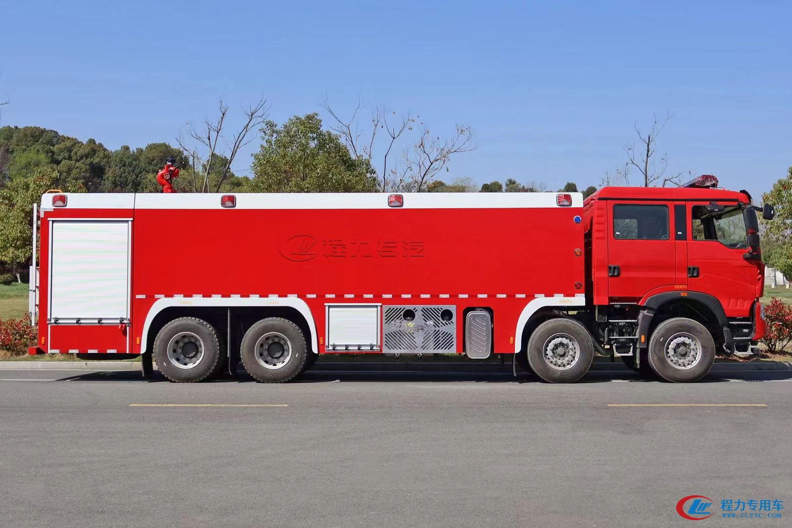 mg不朽情缘官网集团应急重汽豪沃25吨水罐消防车